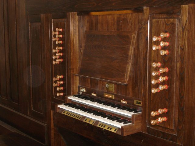 Órgano de la Basílica de Santa María, Llanes, teclado