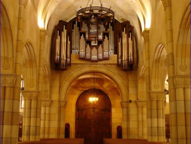 Órgano de la Parroquia de San Pedro, Gijón (Asturias)