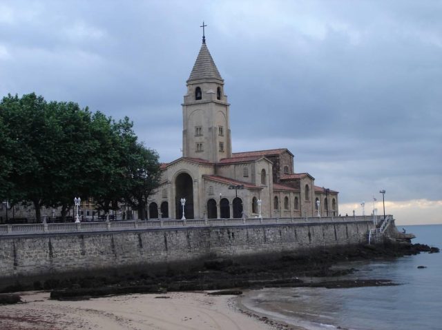 Parroquia de San Pedro, Gijón (Asturias)