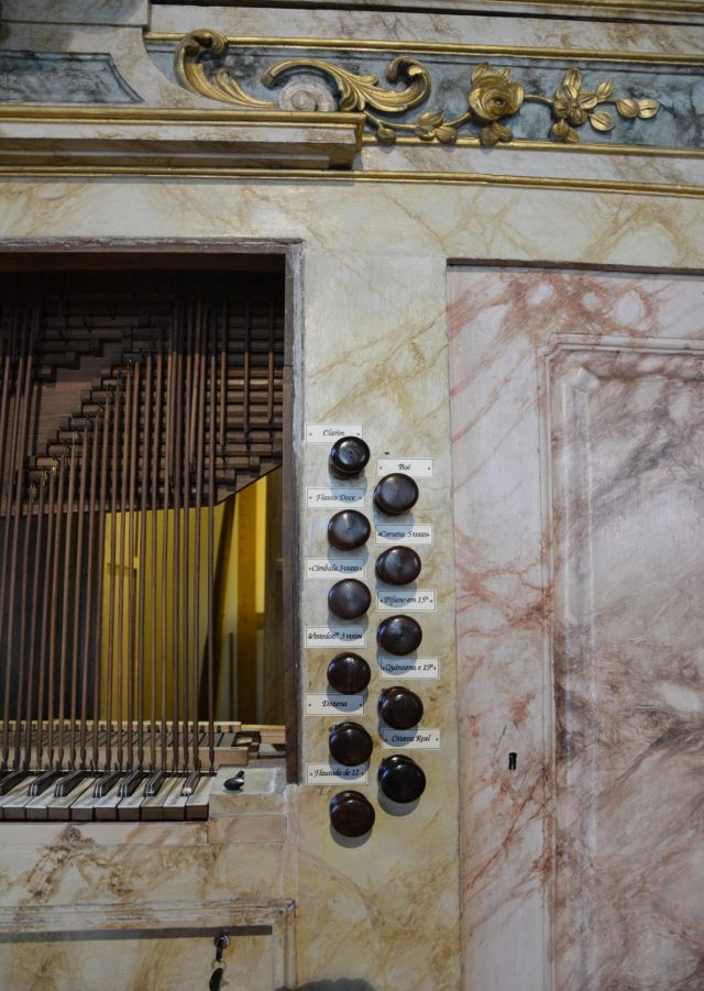 Órgano de la Iglesia de la Venerable Tercera Orden de San Francisco, detalle(2)